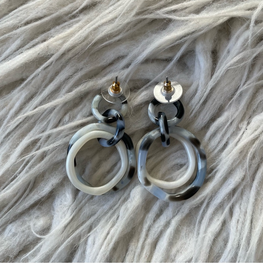 Lele Sadoughi Small Twig Banded Blue Opal White Marble Acetate Dangle Hoops EUC - Picture 5 of 9